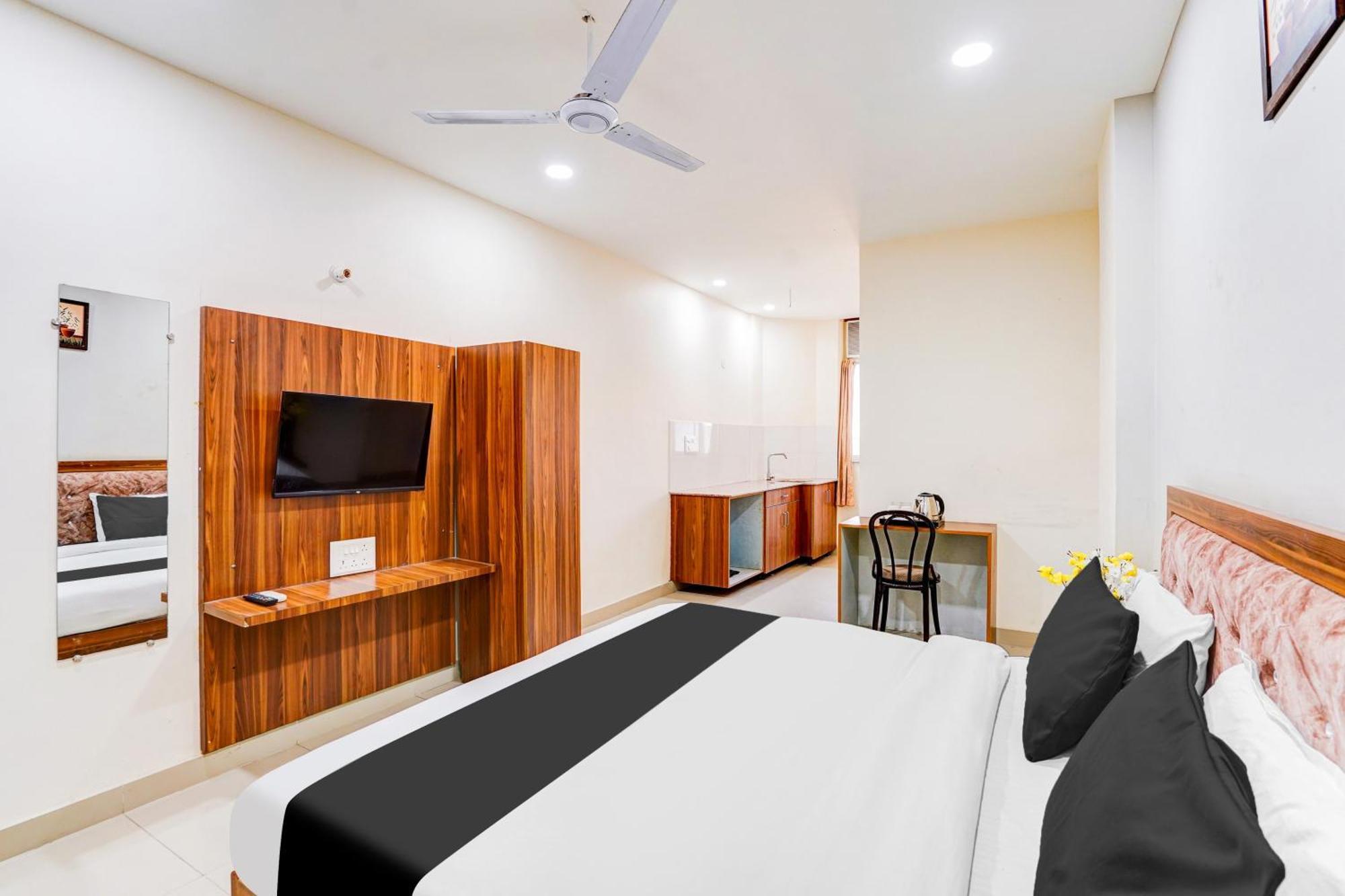 Super Collection O Sector 104 Noida Hotel Екстериор снимка