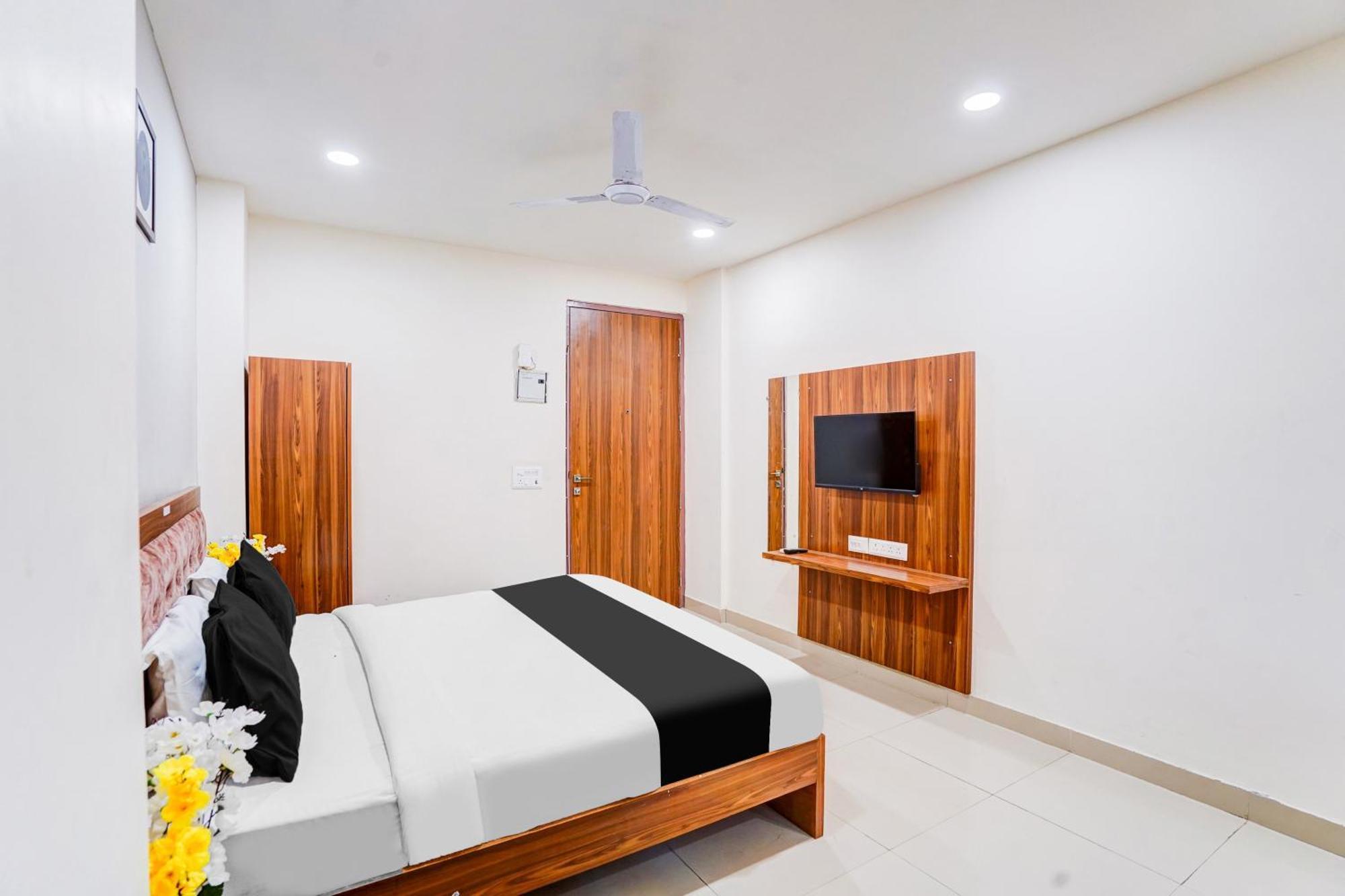 Super Collection O Sector 104 Noida Hotel Екстериор снимка