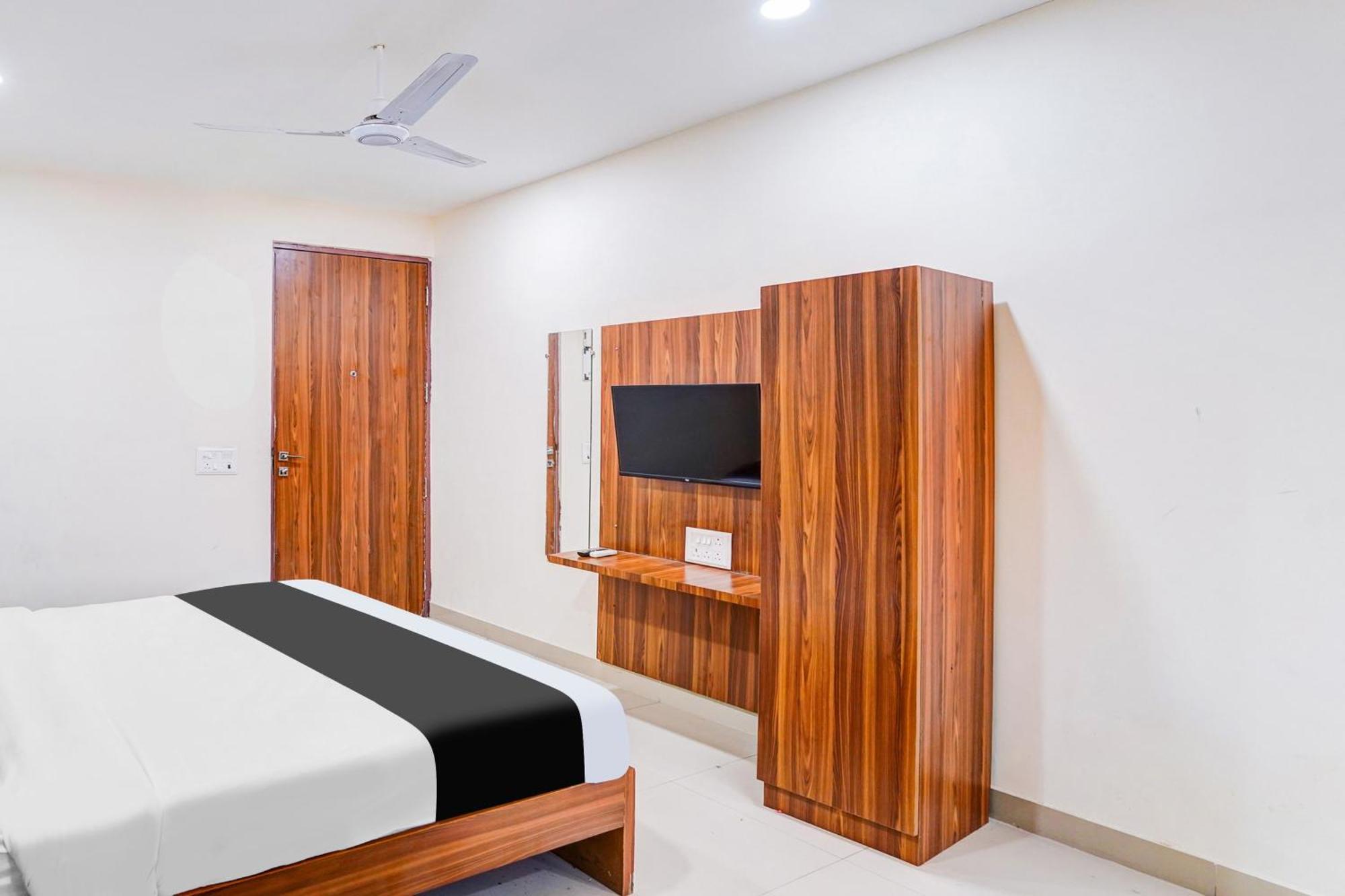 Super Collection O Sector 104 Noida Hotel Екстериор снимка