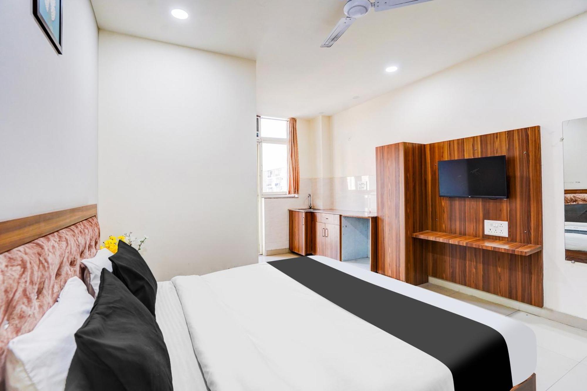 Super Collection O Sector 104 Noida Hotel Екстериор снимка