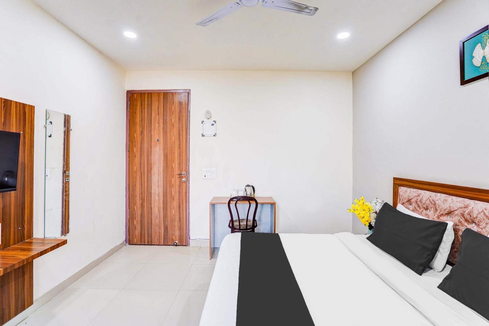 Super Collection O Sector 104 Noida Hotel Екстериор снимка